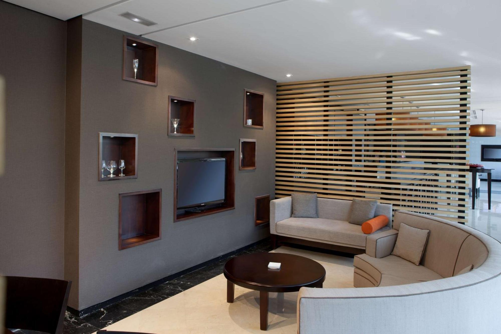 Nh Madrid Ribera Del Manzanares Hotel Екстериор снимка