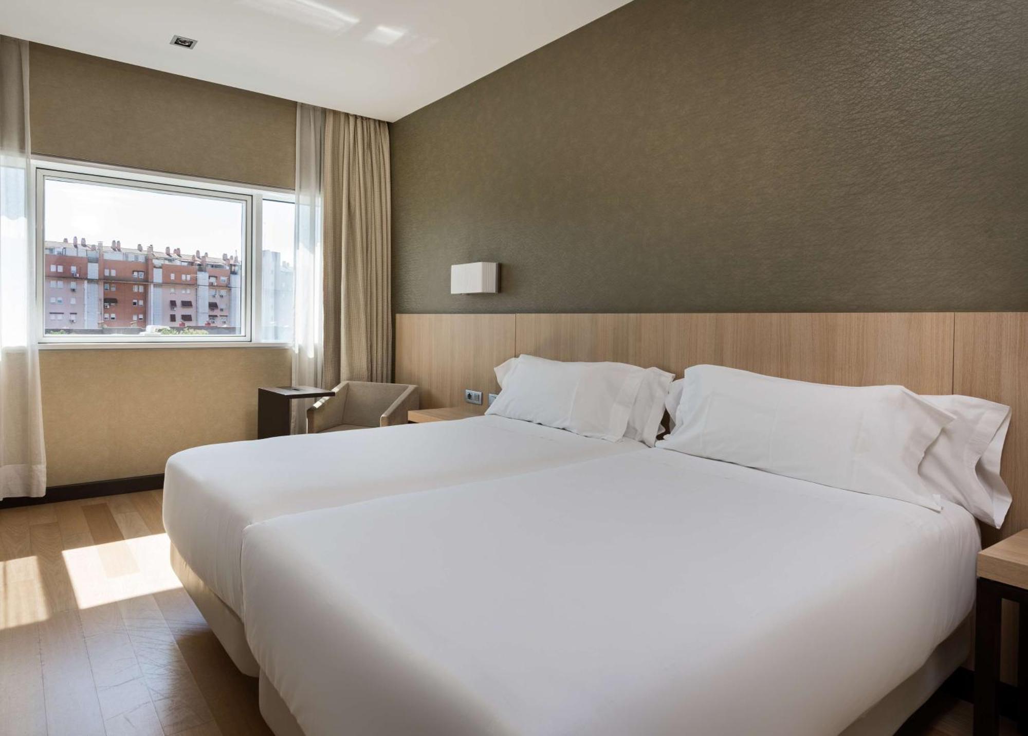 Nh Madrid Ribera Del Manzanares Hotel Екстериор снимка