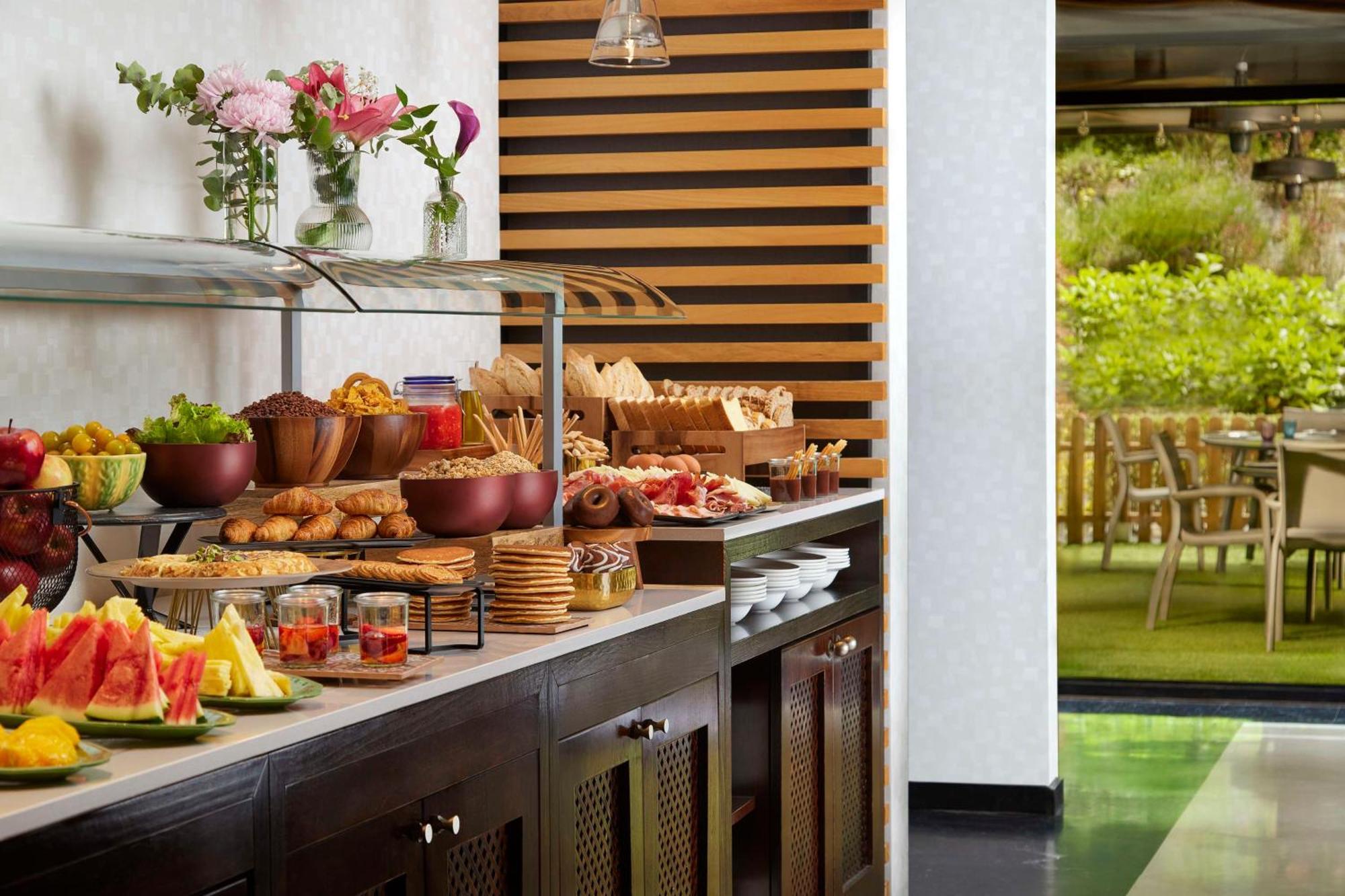 Nh Madrid Ribera Del Manzanares Hotel Екстериор снимка