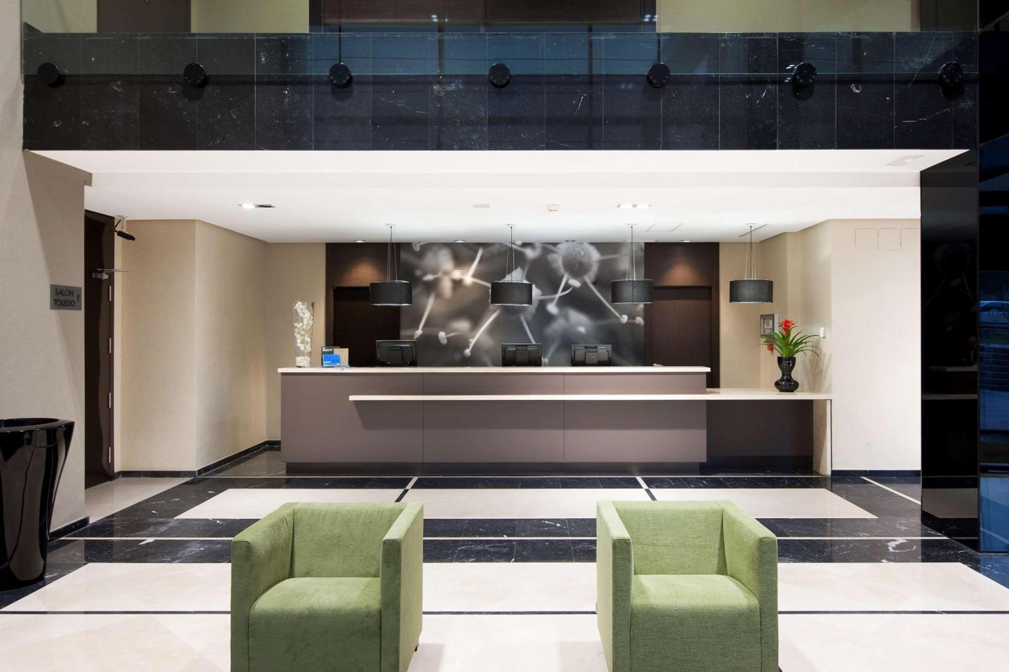 Nh Madrid Ribera Del Manzanares Hotel Екстериор снимка