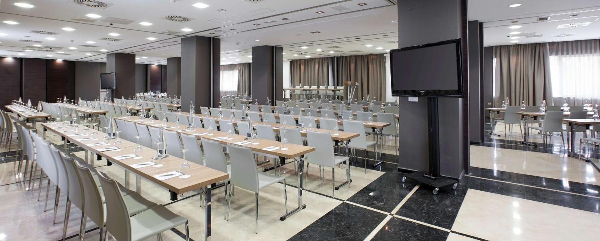 Nh Madrid Ribera Del Manzanares Hotel Екстериор снимка