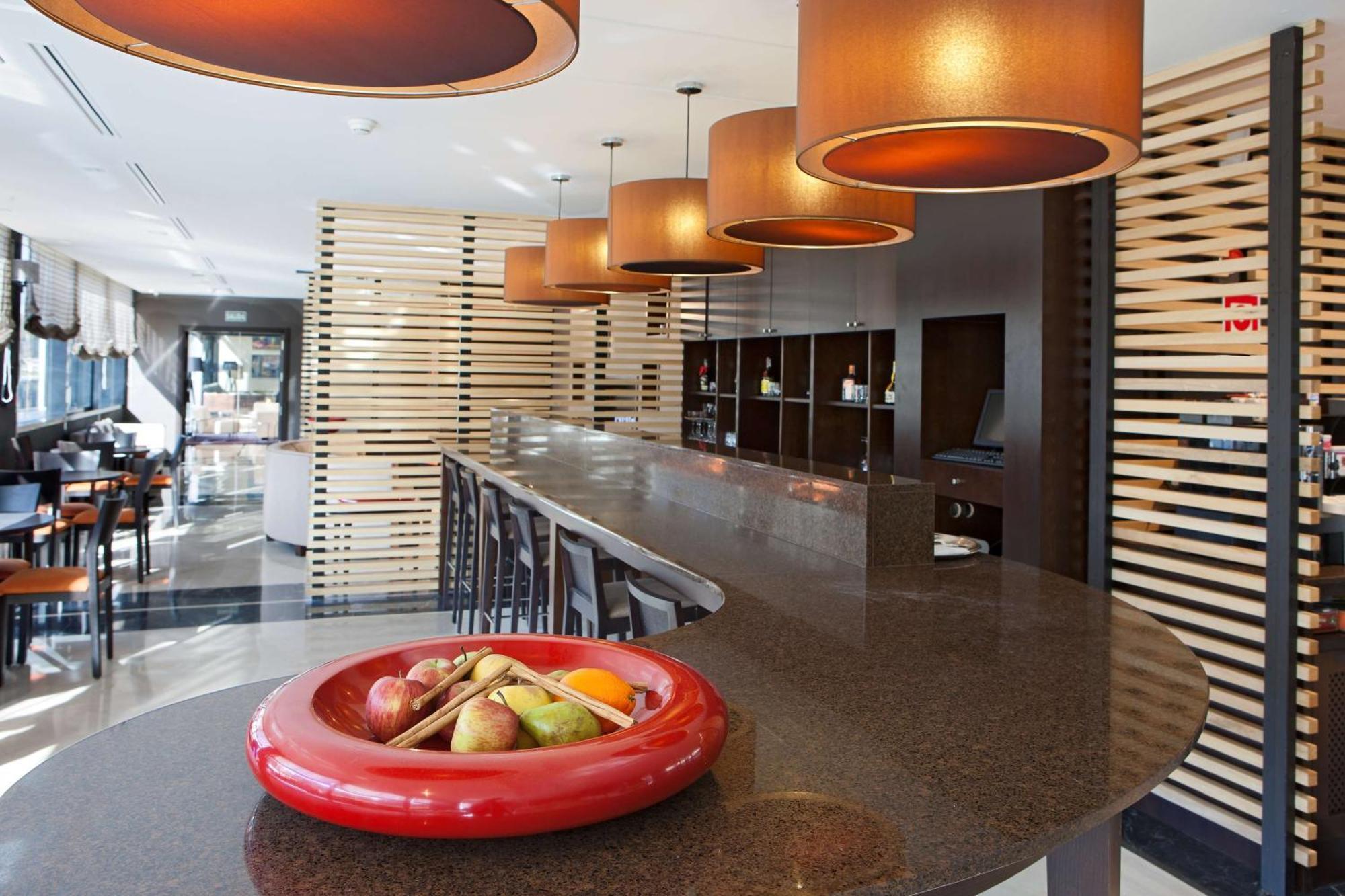 Nh Madrid Ribera Del Manzanares Hotel Екстериор снимка