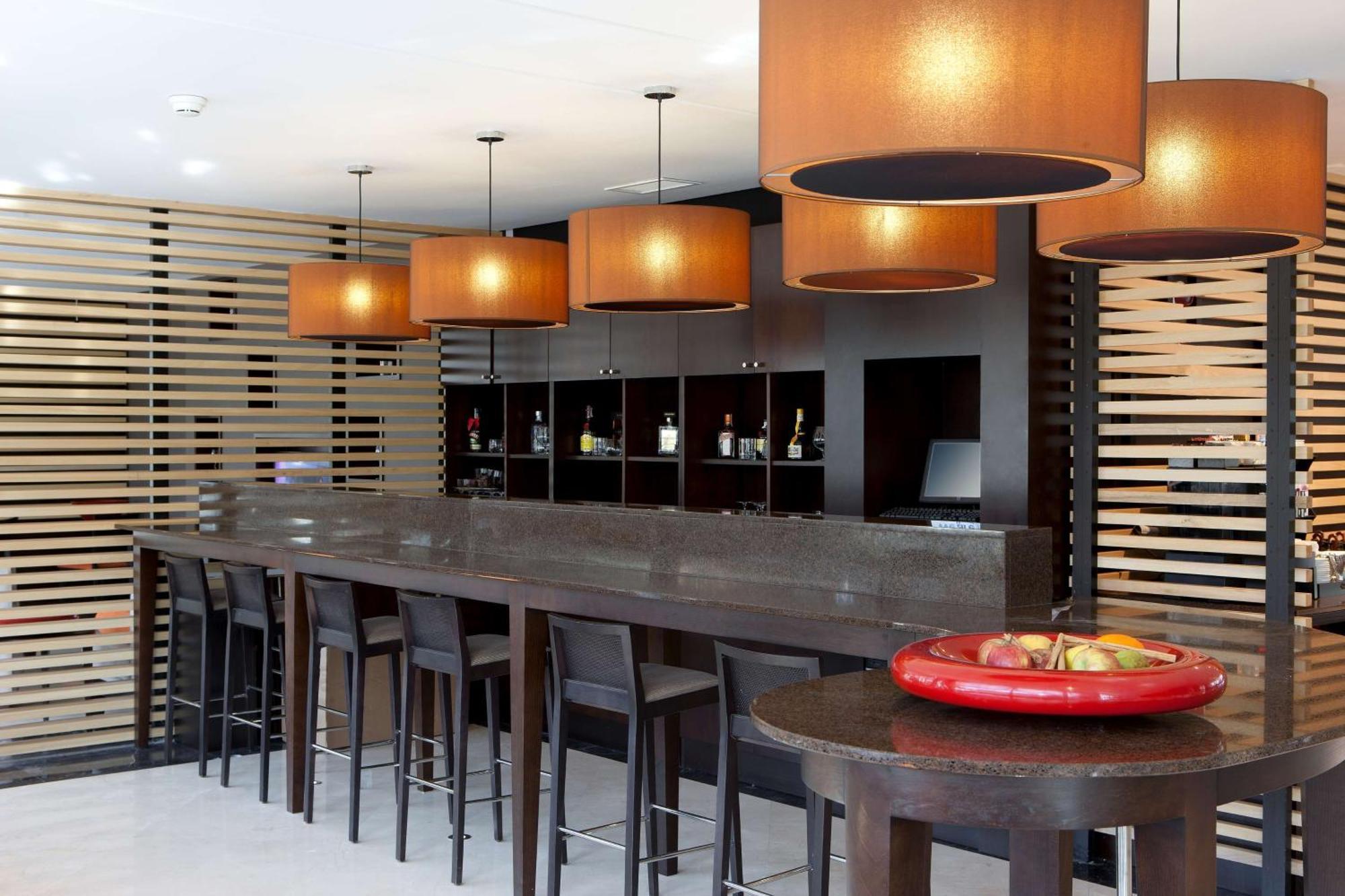Nh Madrid Ribera Del Manzanares Hotel Екстериор снимка