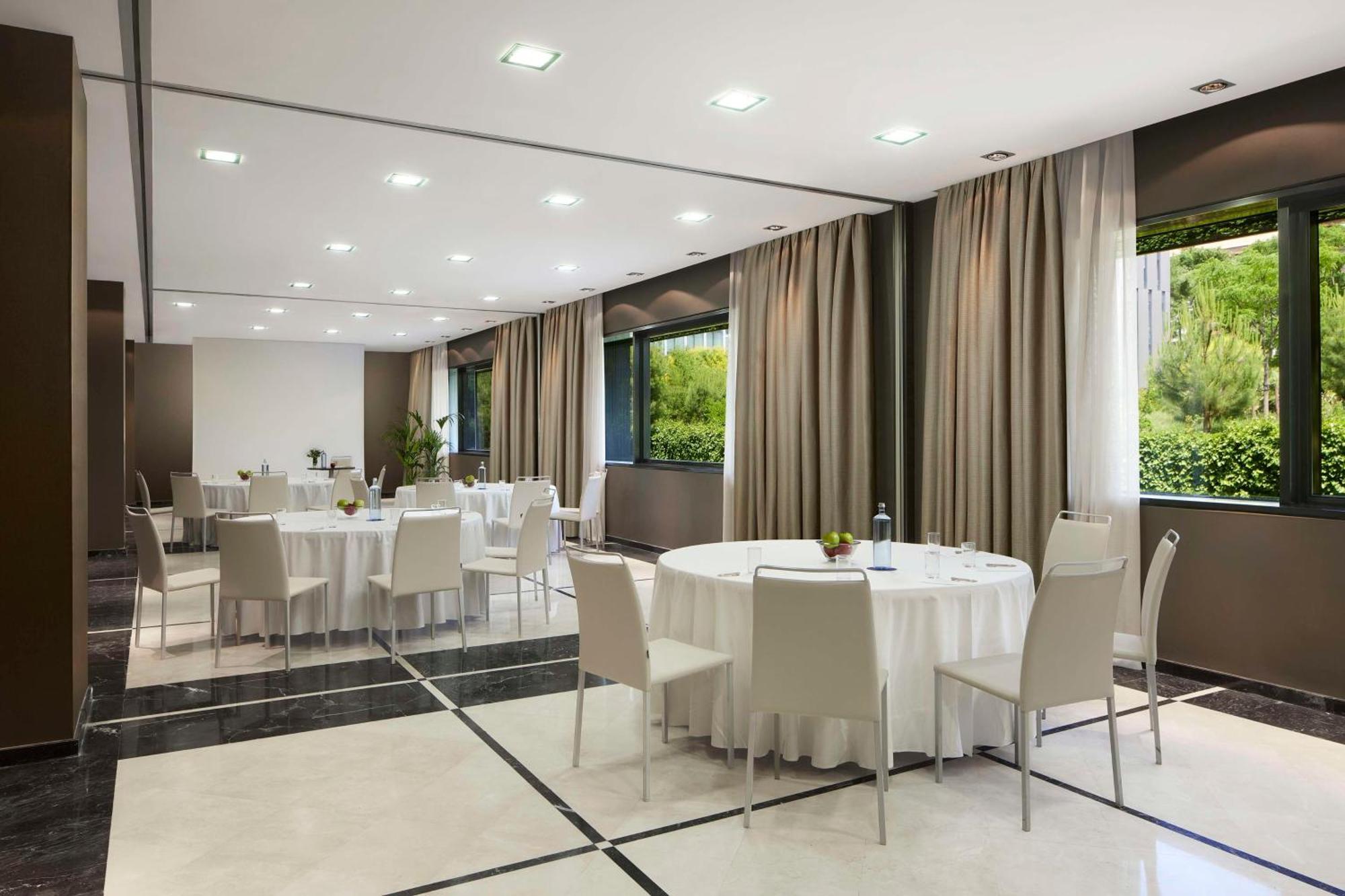 Nh Madrid Ribera Del Manzanares Hotel Екстериор снимка