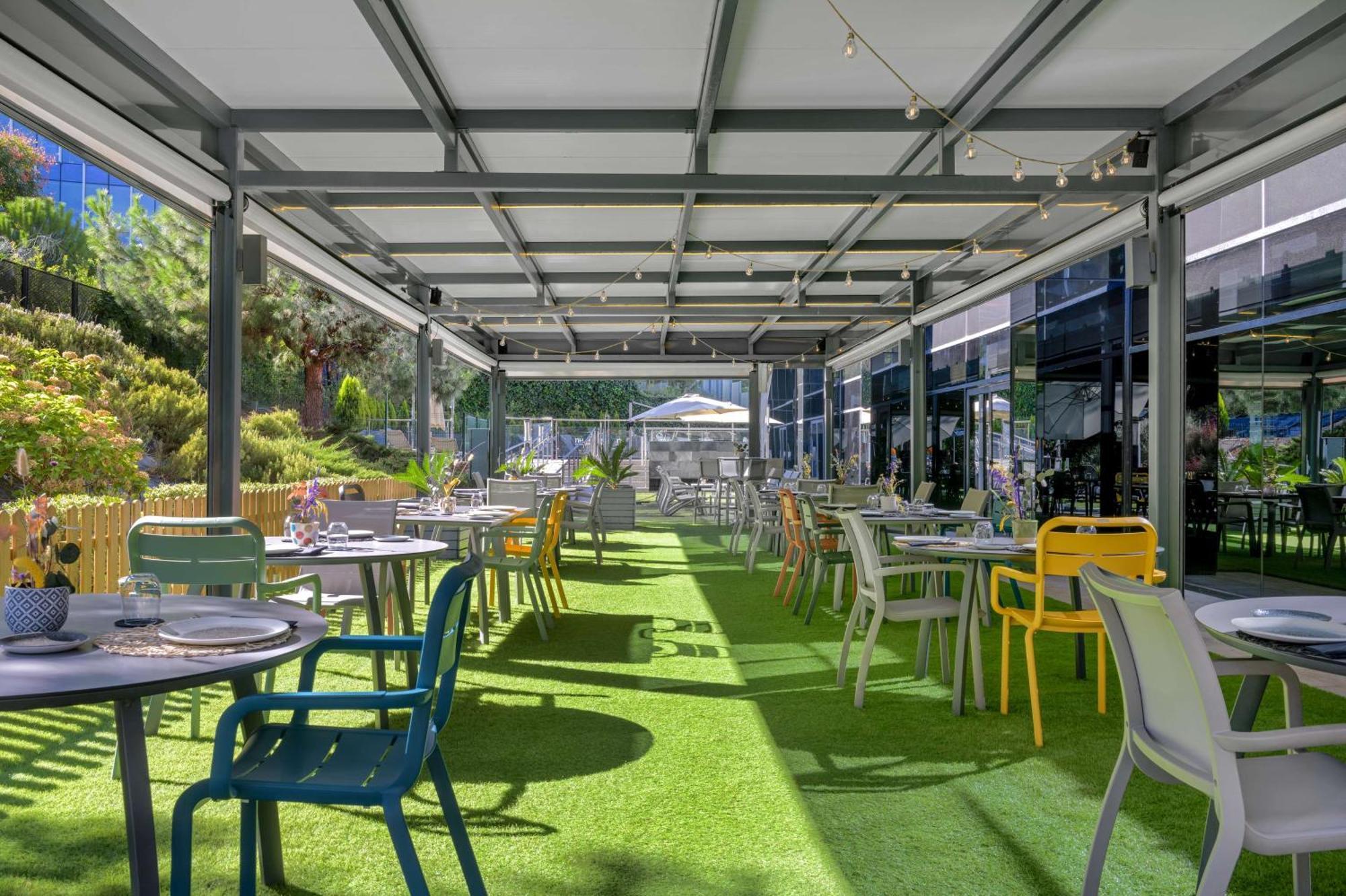 Nh Madrid Ribera Del Manzanares Hotel Екстериор снимка