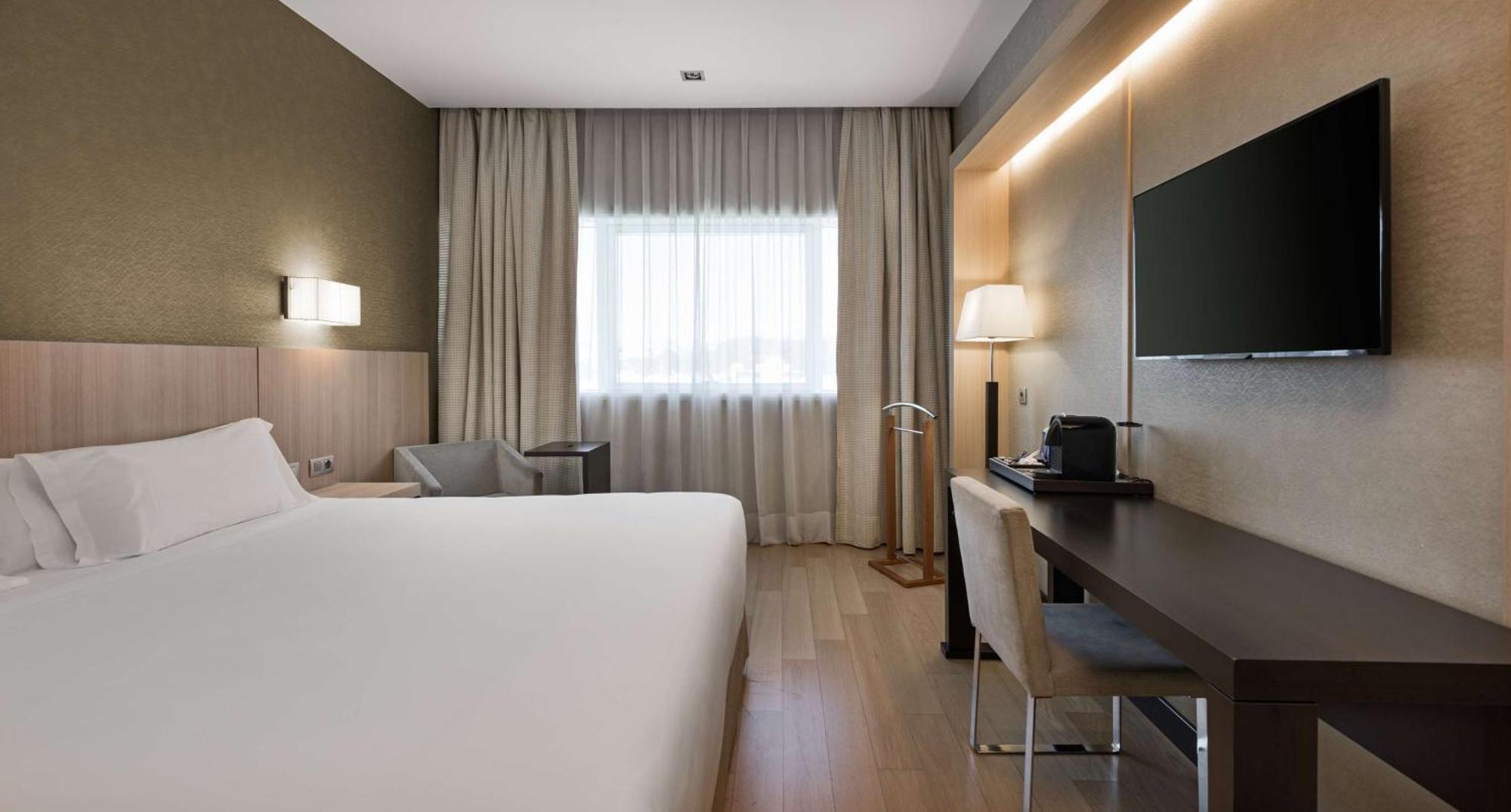 Nh Madrid Ribera Del Manzanares Hotel Екстериор снимка