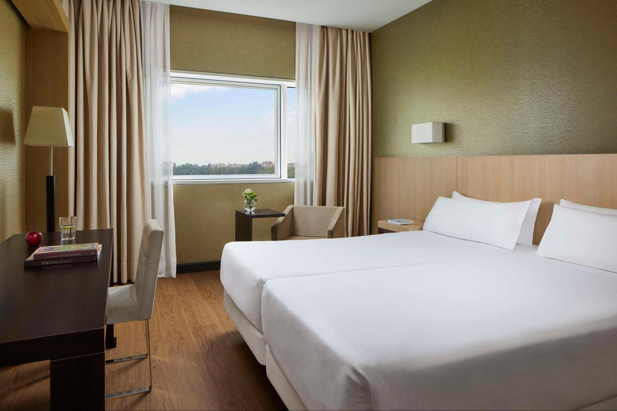 Nh Madrid Ribera Del Manzanares Hotel Екстериор снимка